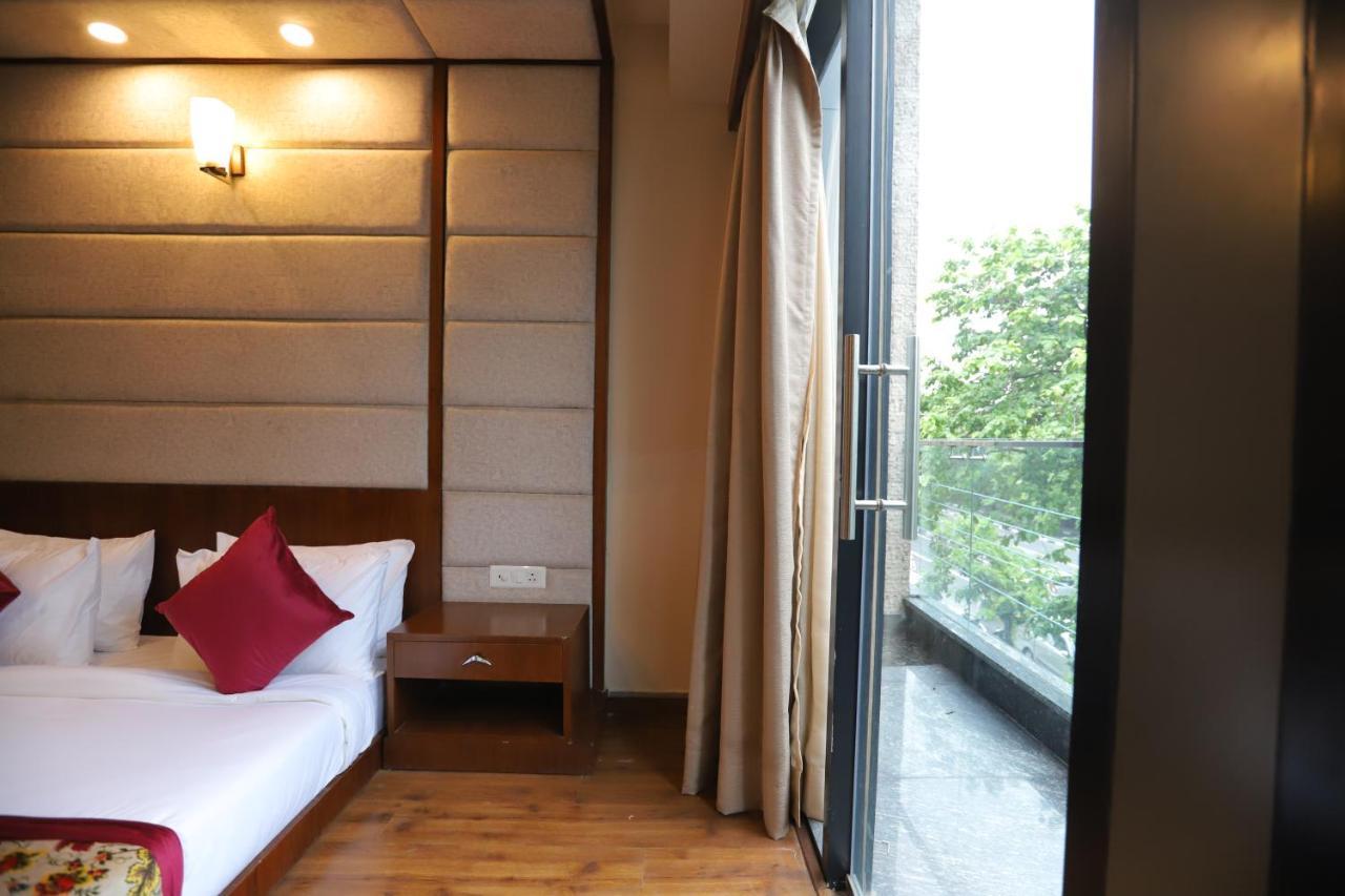 Ip Royal Hotel - ニューデリー エクステリア 写真