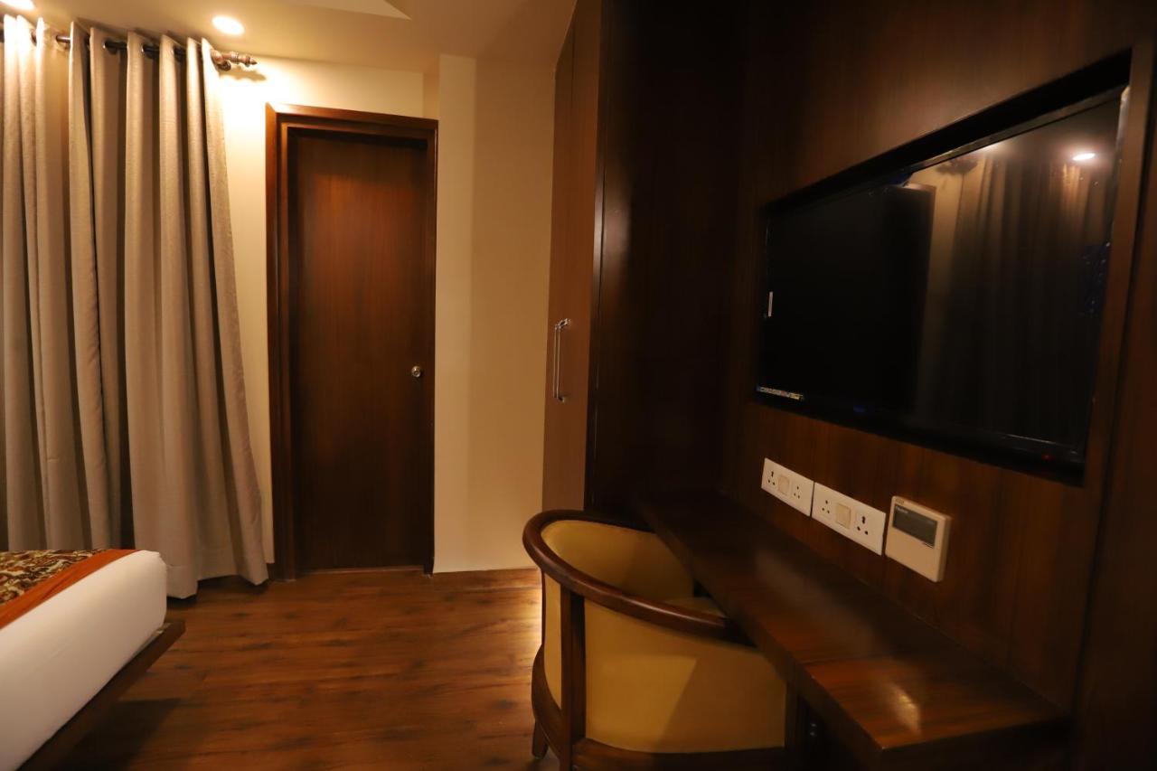 Ip Royal Hotel - ニューデリー エクステリア 写真